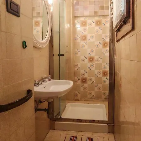 Daire Casa San Felice, Spaziosa E Luminosa Bolonya