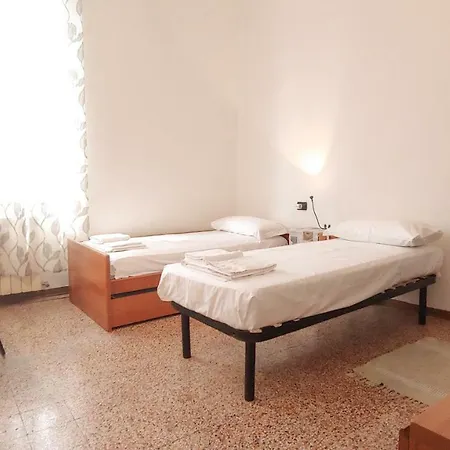 Casa San Felice, Spaziosa E Luminosa Apartamento *